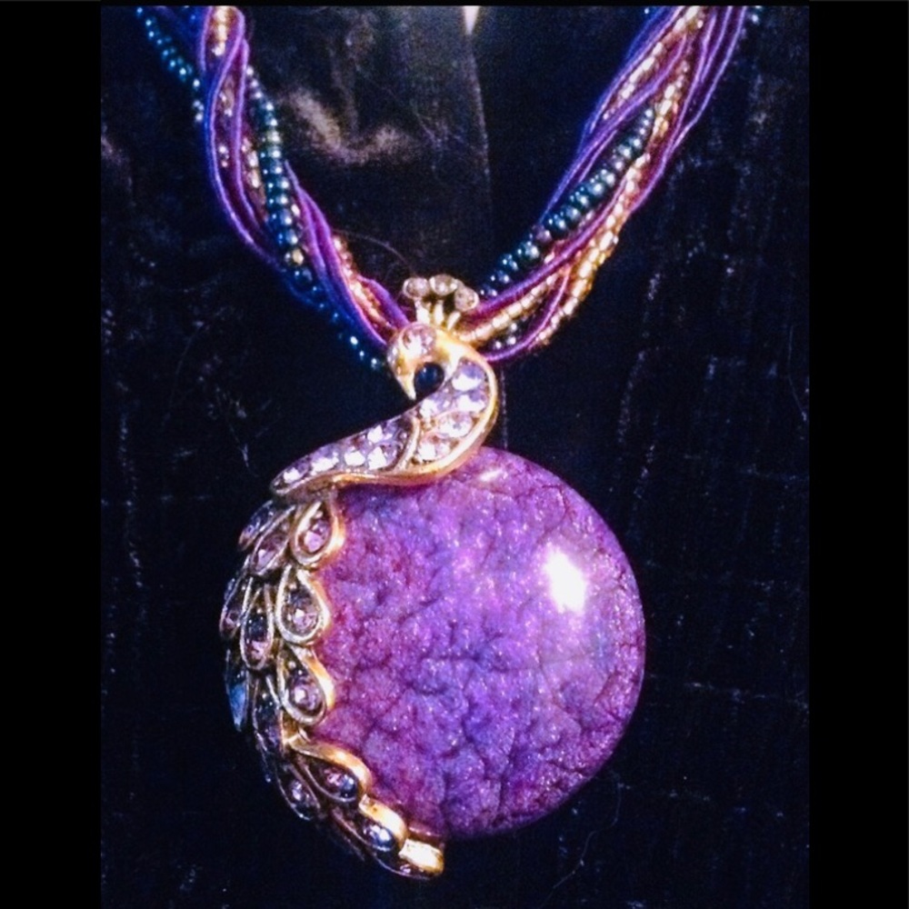 LOVELY PEACOCK NECKLACE In LAVENDER & PURPLE